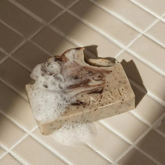 Savon Exfoliant au Café : Une Expérience Unique de Gommage