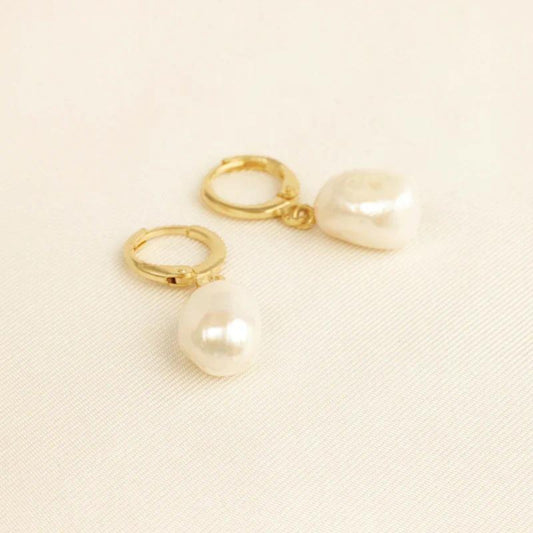 Boucles d'Oreilles Estée : Élégance Dorée et Éclat Imperméable
