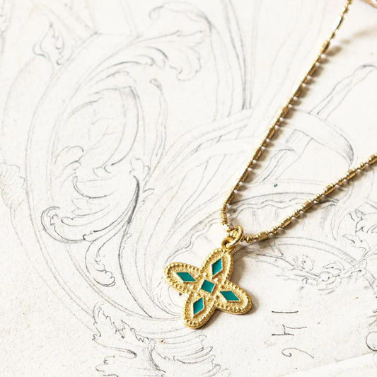 Médaille Adriana Croix Quadrilobée : Un Symbole d'Élégance Antique et Contemporaine