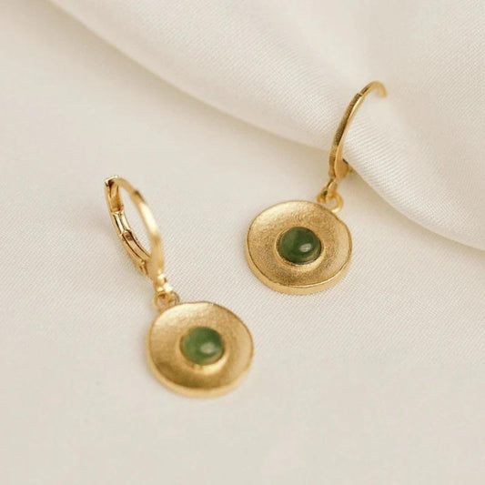 Boucles d'Oreilles Petrus : Éclat Doré et Charme Intemporel