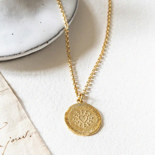 Médaille de l'Amour et de l'Élégance : Un Bijou qui Touche le Cœur