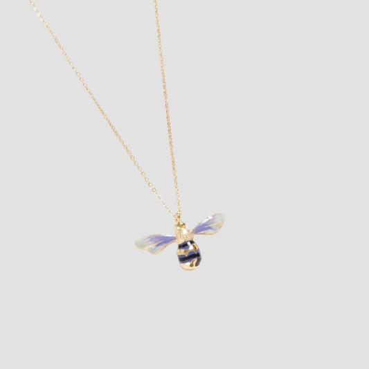 Collier avec Breloque Abeille : Une Symphonie de Couleurs et de Charme